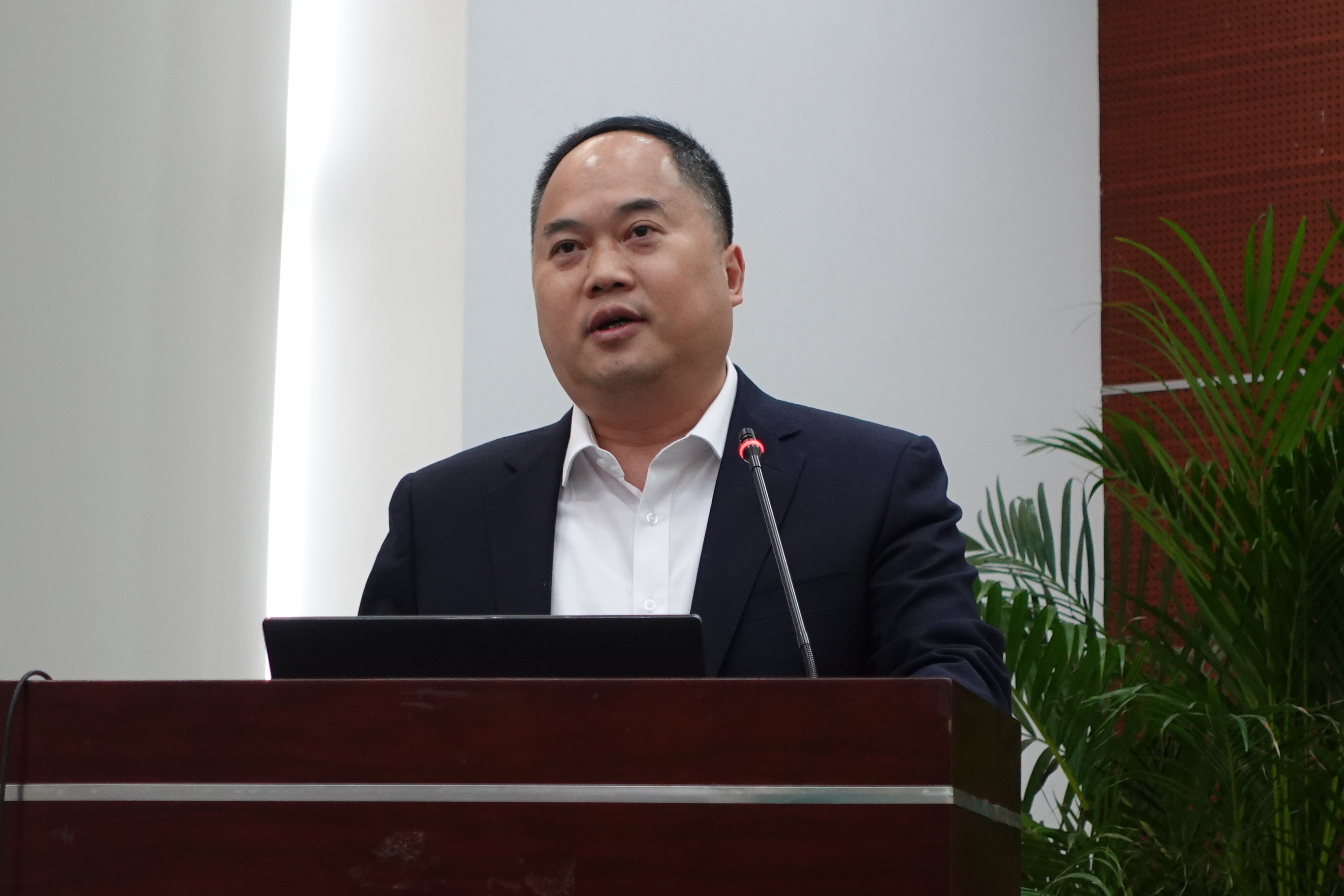 西交大高端裝備研究院蒞臨亨通參觀交流——智改數(shù)轉，同享共筑(圖3)